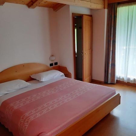 Albergo Scoiattolo Tret Bagian luar foto