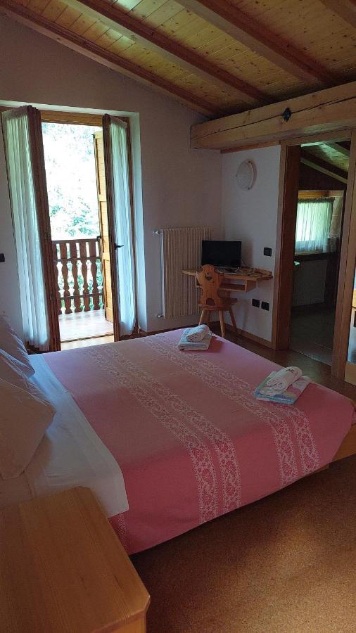 Albergo Scoiattolo Tret Bagian luar foto