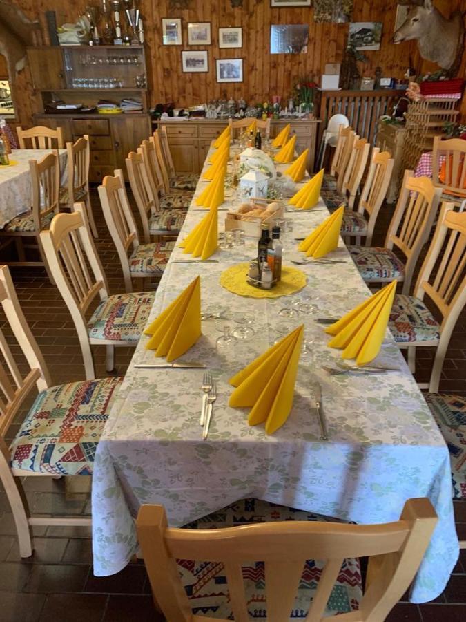Albergo Scoiattolo Tret Bagian luar foto