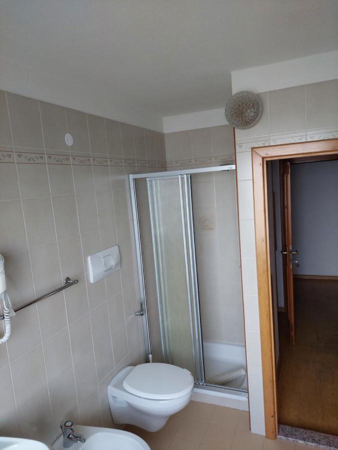 Albergo Scoiattolo Tret Bagian luar foto